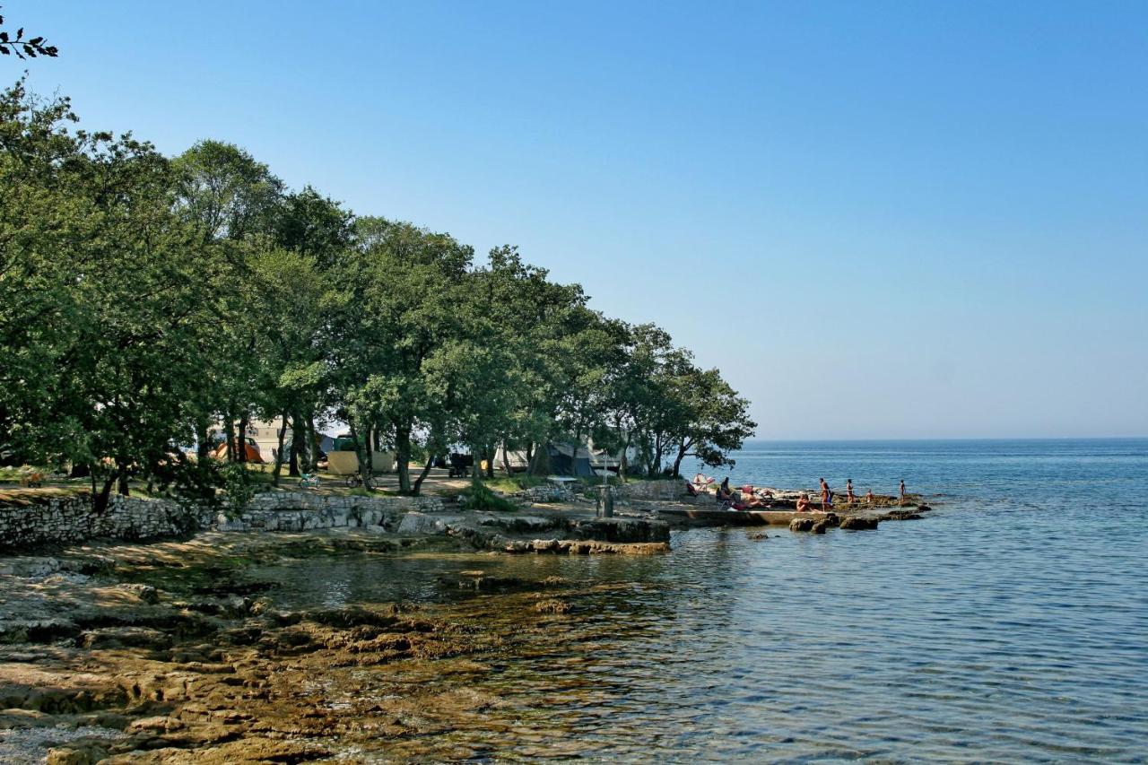 Mediteran kamp Mobile Homes in Naturist Camping Ulika Porec Bagian luar foto