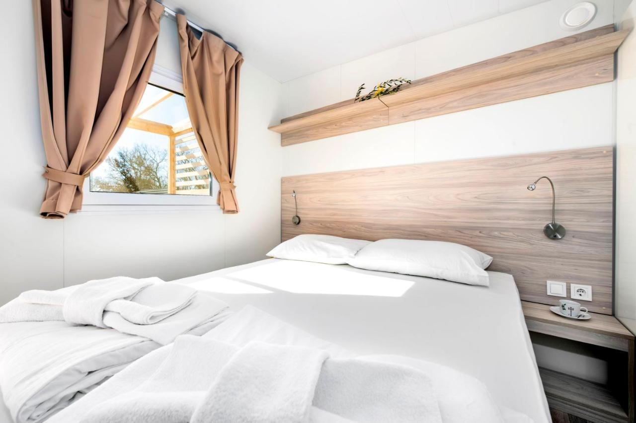 Mediteran kamp Mobile Homes in Naturist Camping Ulika Porec Bagian luar foto